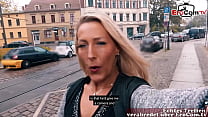 Deutsche Milf Mit Dicken Titten Schleppt Eine Teen Zum Lesbensex Ab